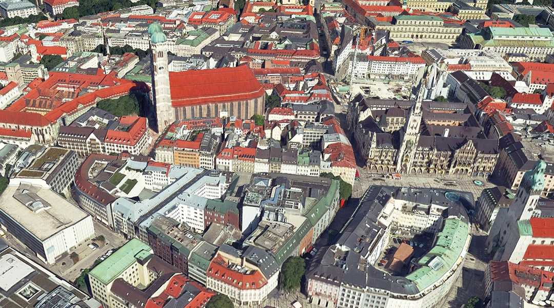 Realistisches 3 D Modell der Münchner Innenstadt im Zentrum Frauenkirche und Rathaus